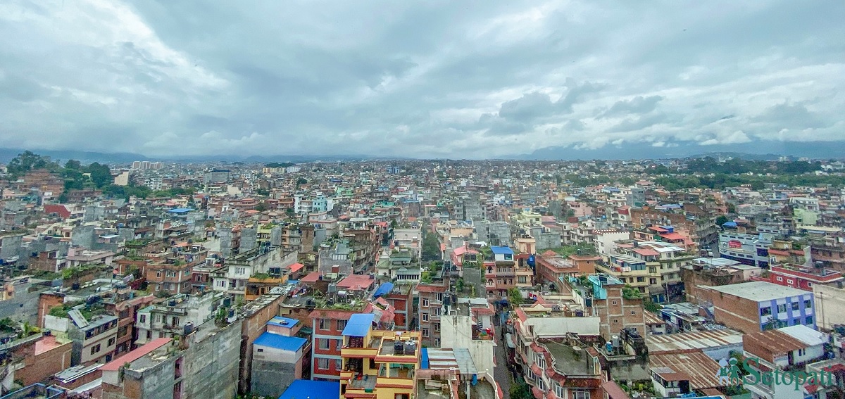 एउटै भुइँचालोले सहरको एक ठाउँमा अग्ला, अर्को ठाउँमा होचा घर भत्काउँछ, किन?