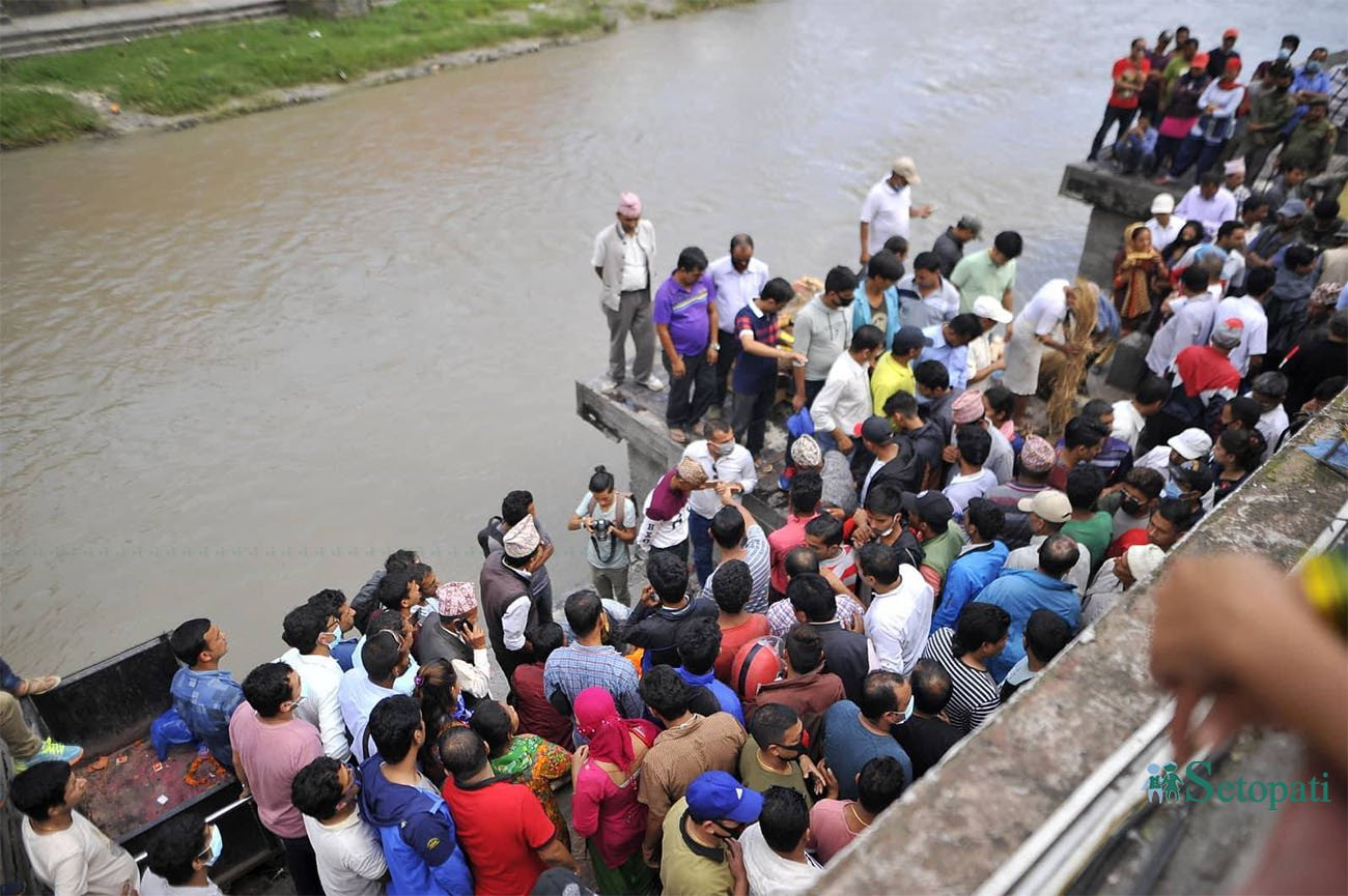 आजका तस्बिरहरू साउन २४