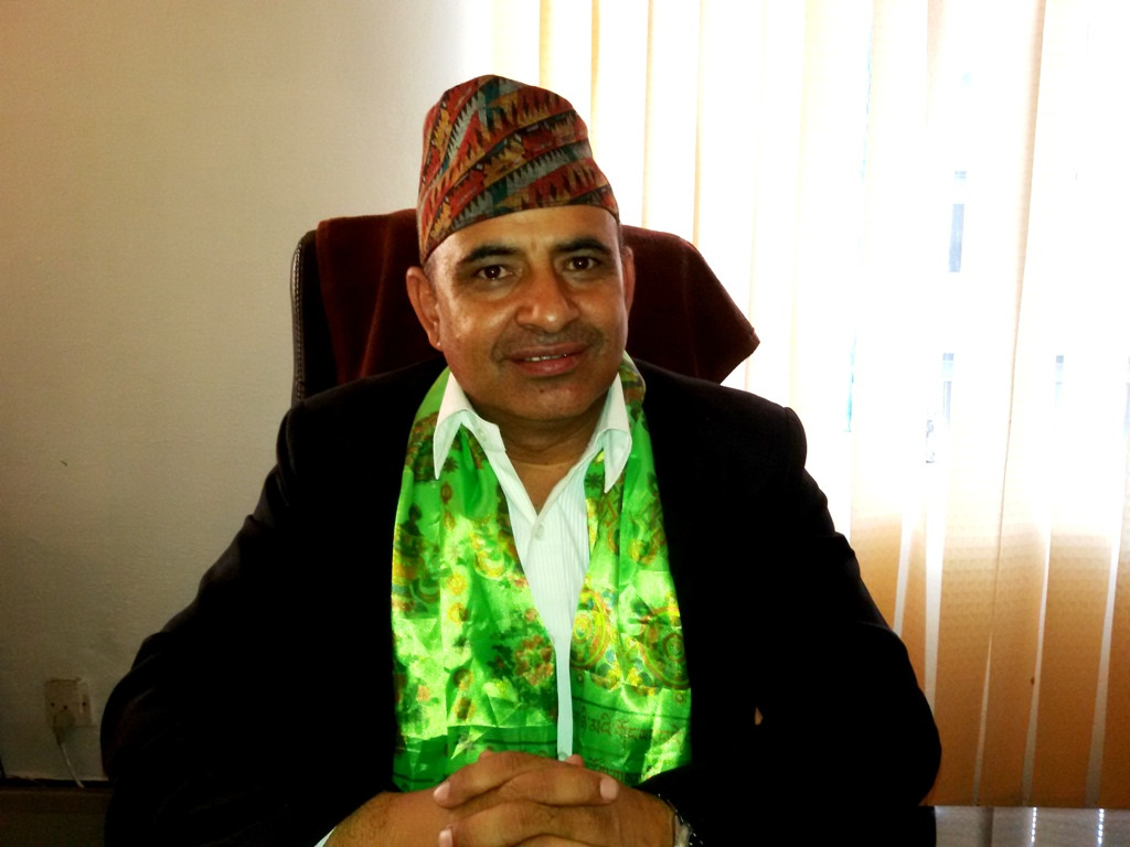 महेश  दाहाल।