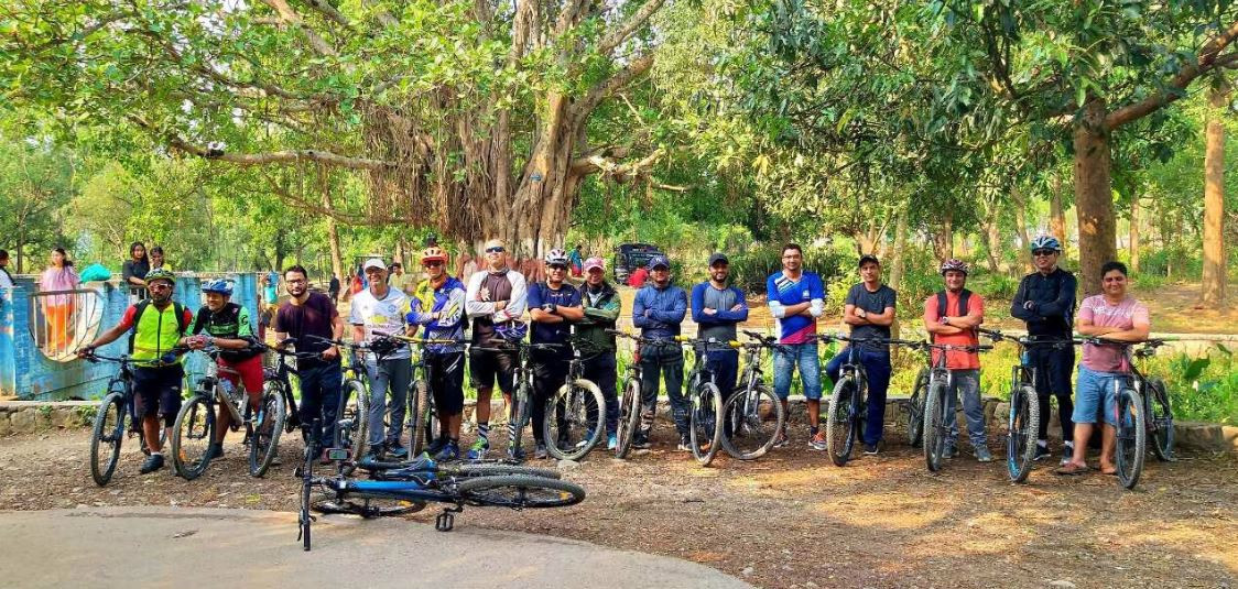 साइकल दिवसका अवसरमा वीरेन्द्रनगरमा गरिएको ‘साइकल राइड’मा सहभागीहरू। तस्बिरः सेतोपाटी