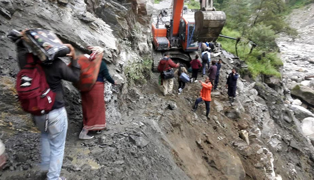 आजका तस्बिरहरू असार ३०