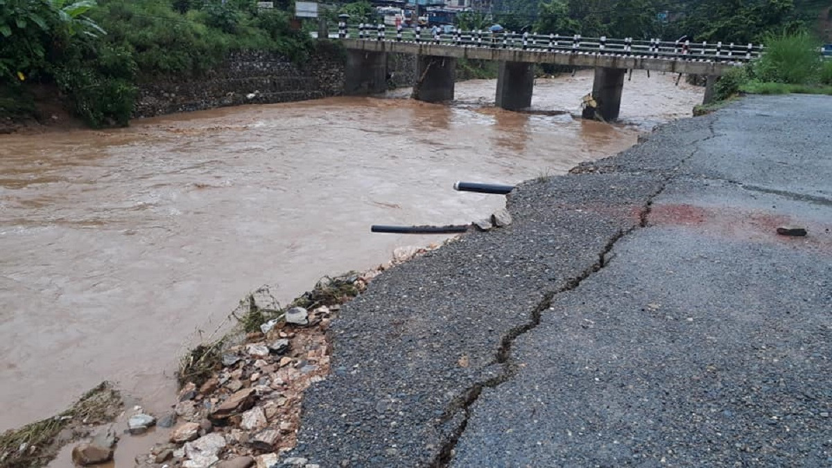 आजका तस्बिरहरू असार ३०