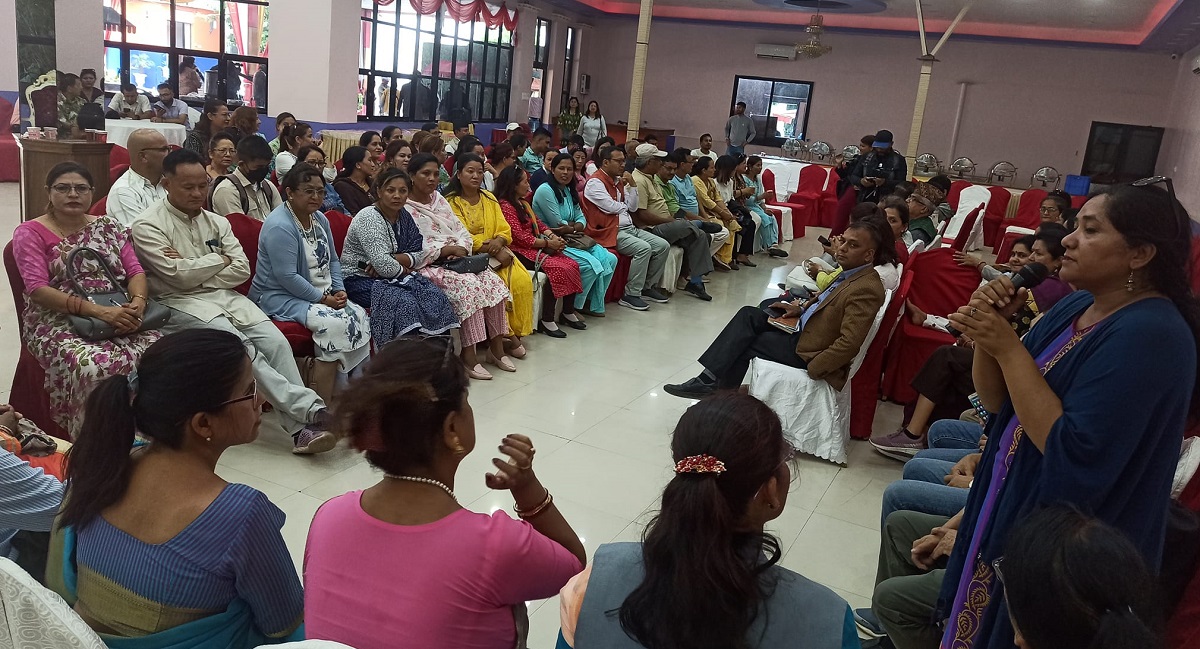 काठमाडौंको बत्तीसपुतलीमा आइतबार रूपान्तरण पक्षधरको महिला भेला। तस्बिर स्रोत : भुवन भट्ट।