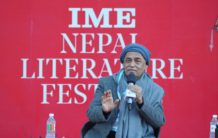 पोखरामा आयोजित नेपाल साहित्य महोत्सवमा प्रदीप गिरि।