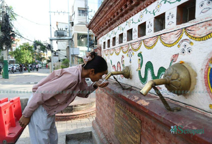 हात राख्नेबित्तिकै पानी झर्ने प्राचीन धारा