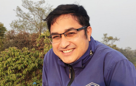 नीरज लवजू
