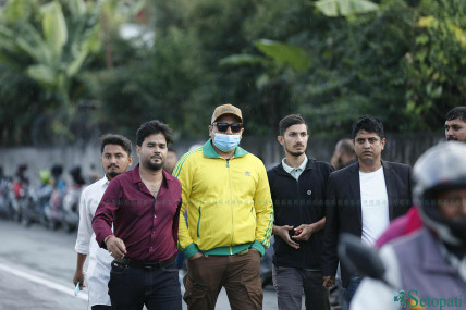 जाहेरीको लहरोले थर्कियो पहरो!