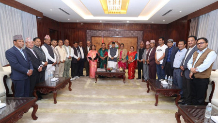 विद्या भण्डारीको सक्रियताबाट झस्किएका ओली केन्द्रीय सदस्यहरूसँग निरन्तर छलफलमा