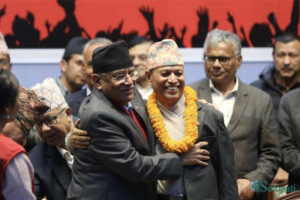 नेपाली कम्युनिस्ट पार्टीमा भीम रावललाई स्वागत, पूर्वसहकर्मीसँग पुनर्मिलन (तस्बिरहरू)