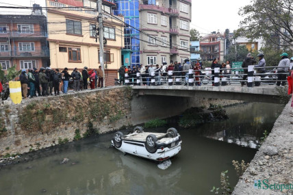 धोबीखोला करिडोरको त्यो पाँच मिटर खण्ड, जहाँ खसिरहन्छ मान्छे र गाडी