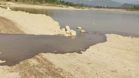 तस्बिरः पूर्वी नवलपरासी प्रहरी।