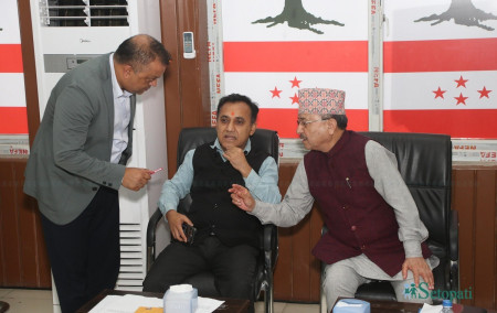 केन्द्रीय समितिले महाधिवेशनको मिति नतोके विशेष महाधिवेशन प्रक्रिया अघि बढाउने कांग्रेस महामन्त्रीद्वयको चेतावनी