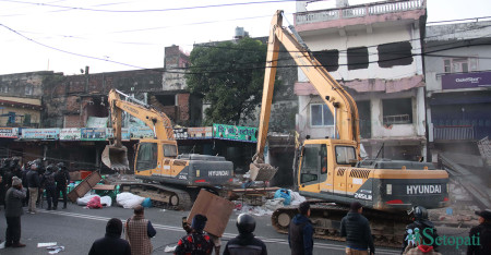 'अदालतको आदेश सम्झाउन जाँदा घर झन् धेरै भत्काइदिए'