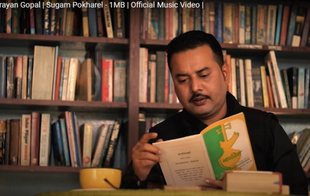 गीतको भिडिओमा गायक सुगम