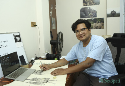 बजारमा 'ट्याटु' चलेका बेला उनी ब्युँताउँदै छन् 'गोदना'
