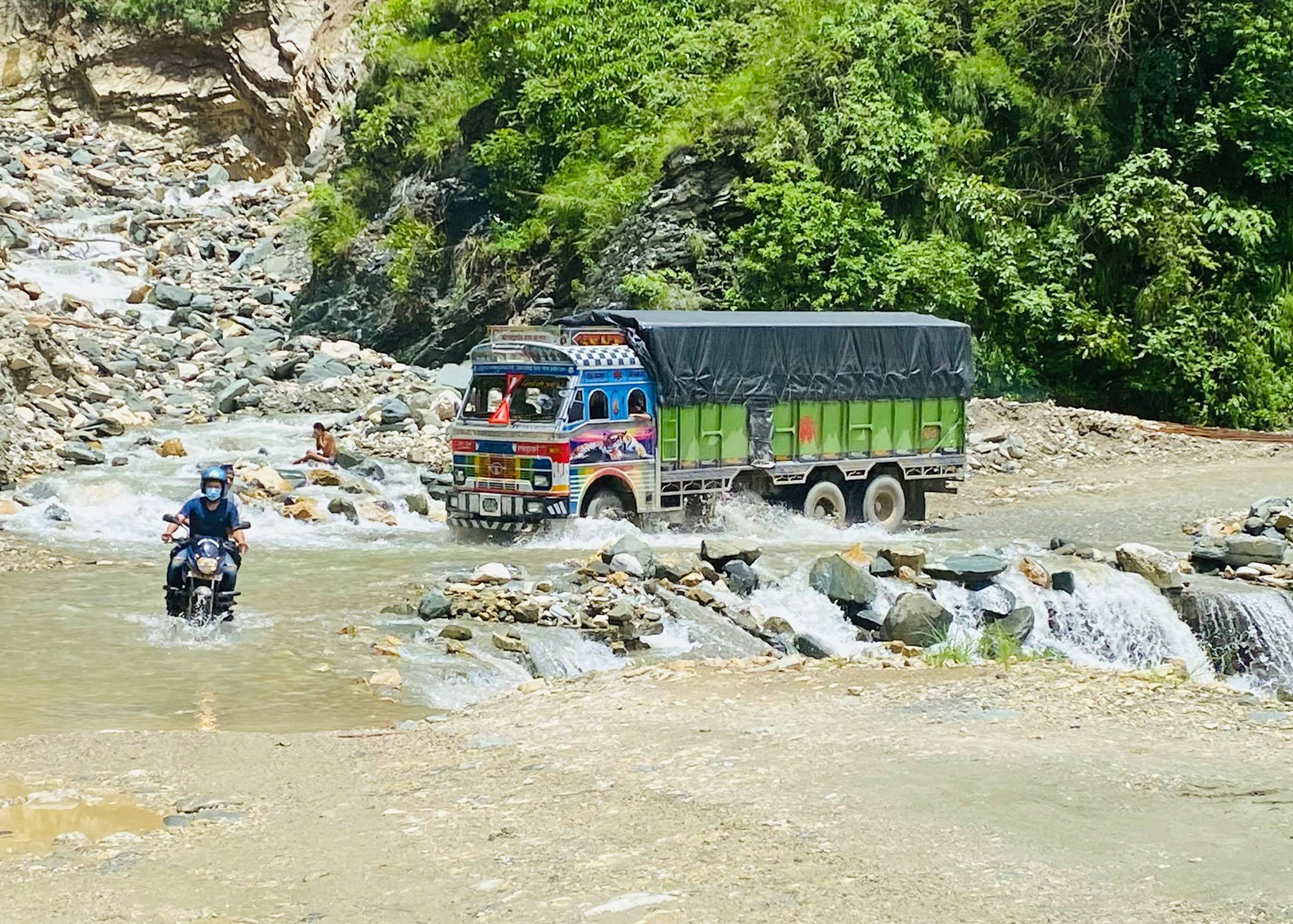 आजका तस्बिरहरू साउन ९