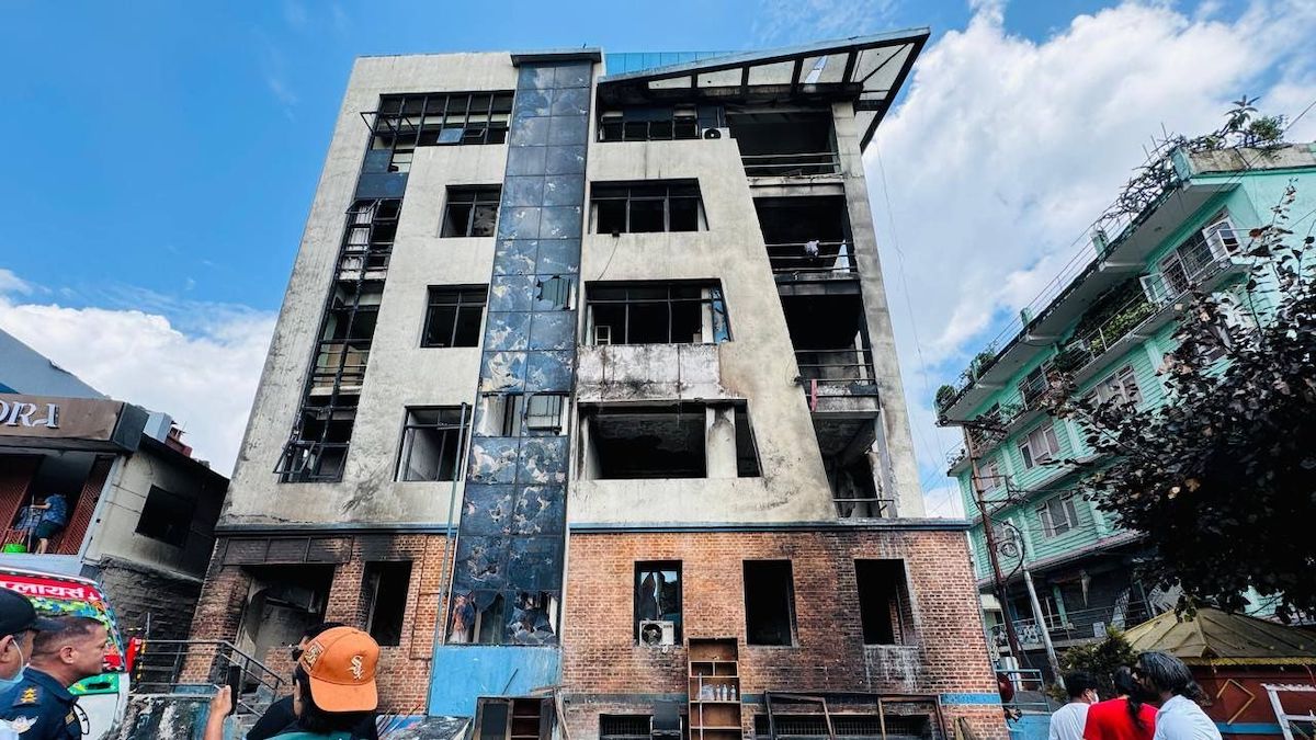 भदौ २४ गते तोडफोड र आगजनी गरिएको महाराजगन्ज प्रहरी वृत्त।