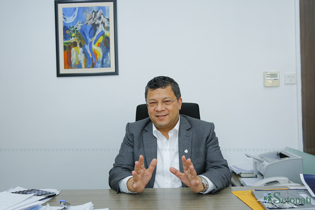 निरञ्जन श्रेष्ठ। तस्बिरहरू: नवीनबाबु गुरूङ/सेतोपाटी