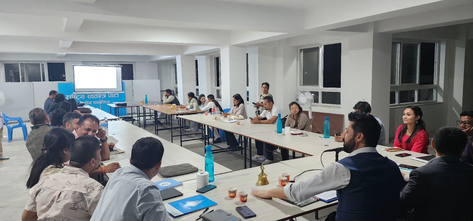 शनिबार बसेको रास्वपा सचिवालय बैठक। तस्बिरः रास्वपा सचिवालय।