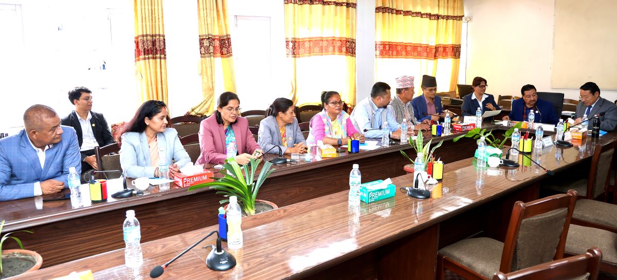 अर्थ समिति बैठक। तस्बिरः रासस।