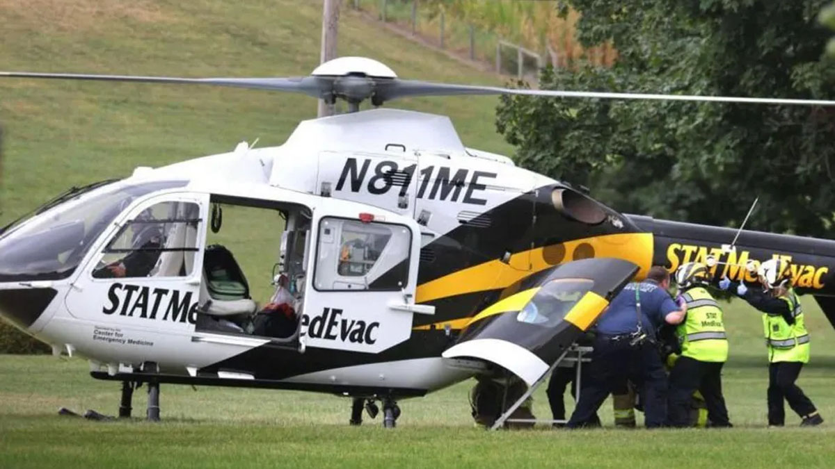 घाइते प्रहरीको हेलिकप्टरबाट उद्धार गरिँदै। तस्बिरः बिबिसी।